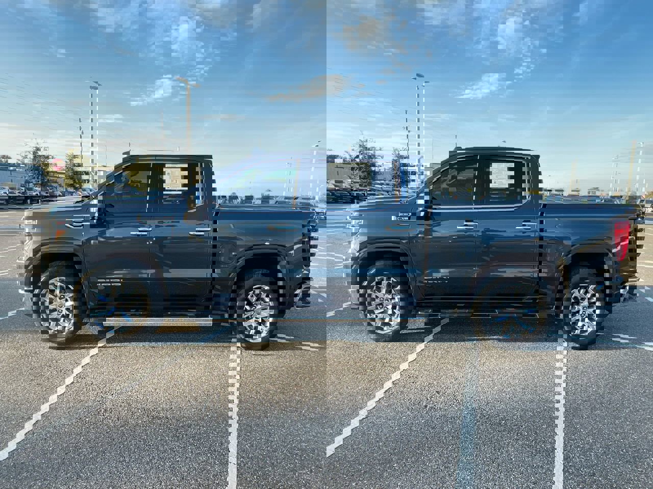 Used 2022 GMC Sierra 1500 SLT w/ SLT Premium Plus Package image 6