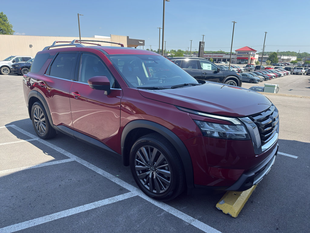 Certified 2024 Nissan Pathfinder SL w/ SL Premium Package FWD image 3