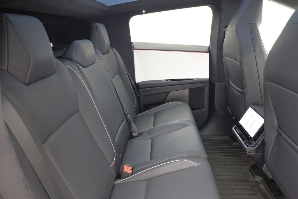 Used 2024 Tesla Cybertruck AWD Crew Cab image 27