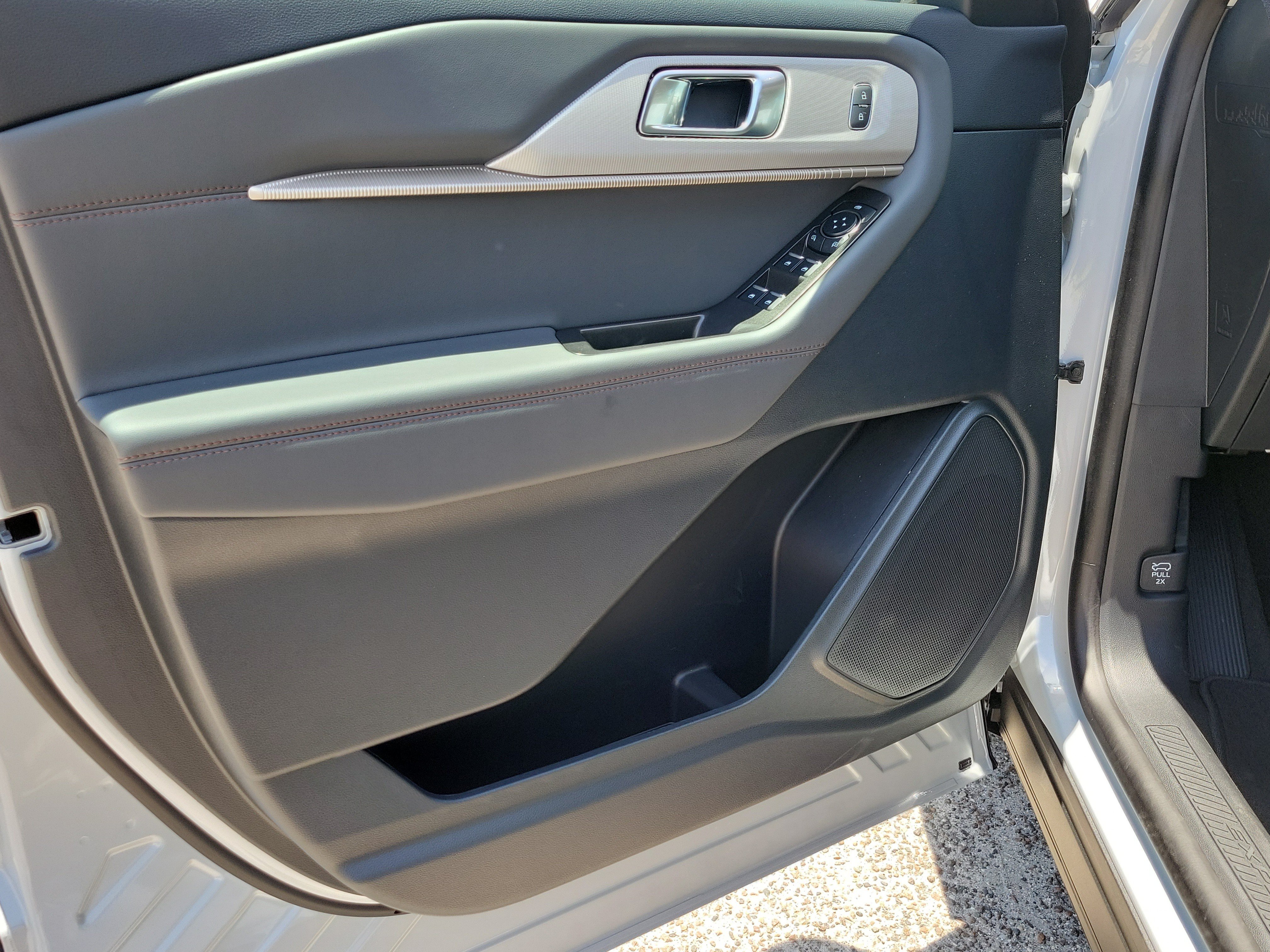 New 2026 Ford Explorer Active RWD image 17