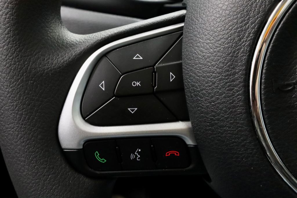 Used 2023 Jeep Renegade Latitude w/ Sun & Fun Group image 29