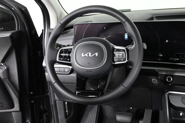 New 2026 Kia Carnival SX image 3