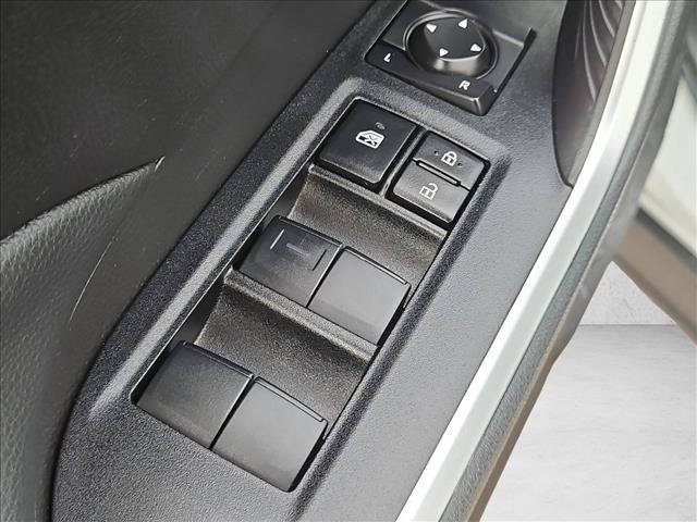 Used 2025 Toyota RAV4 LE AWD/4WD image 11