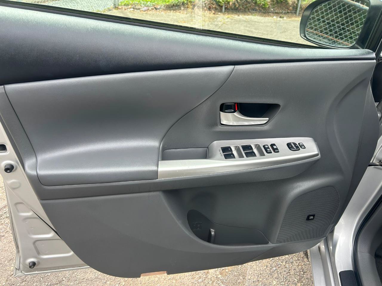 Used 2012 Toyota Prius V Five FWD image 10