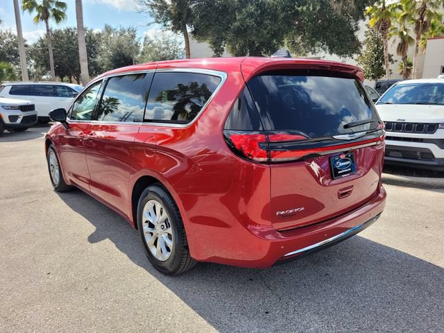 New 2026 Chrysler Pacifica Limited FWD image 11