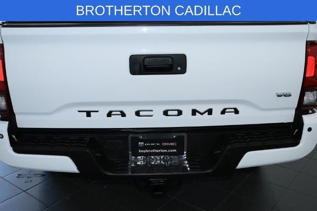 Used 2018 Toyota Tacoma TRD Off-Road w/ Technology Package AWD/4WD image 15