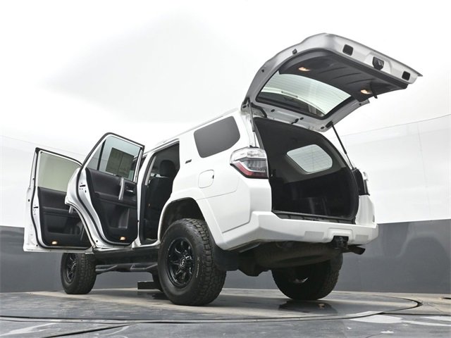 Used 2015 Toyota 4Runner SR5 image 57