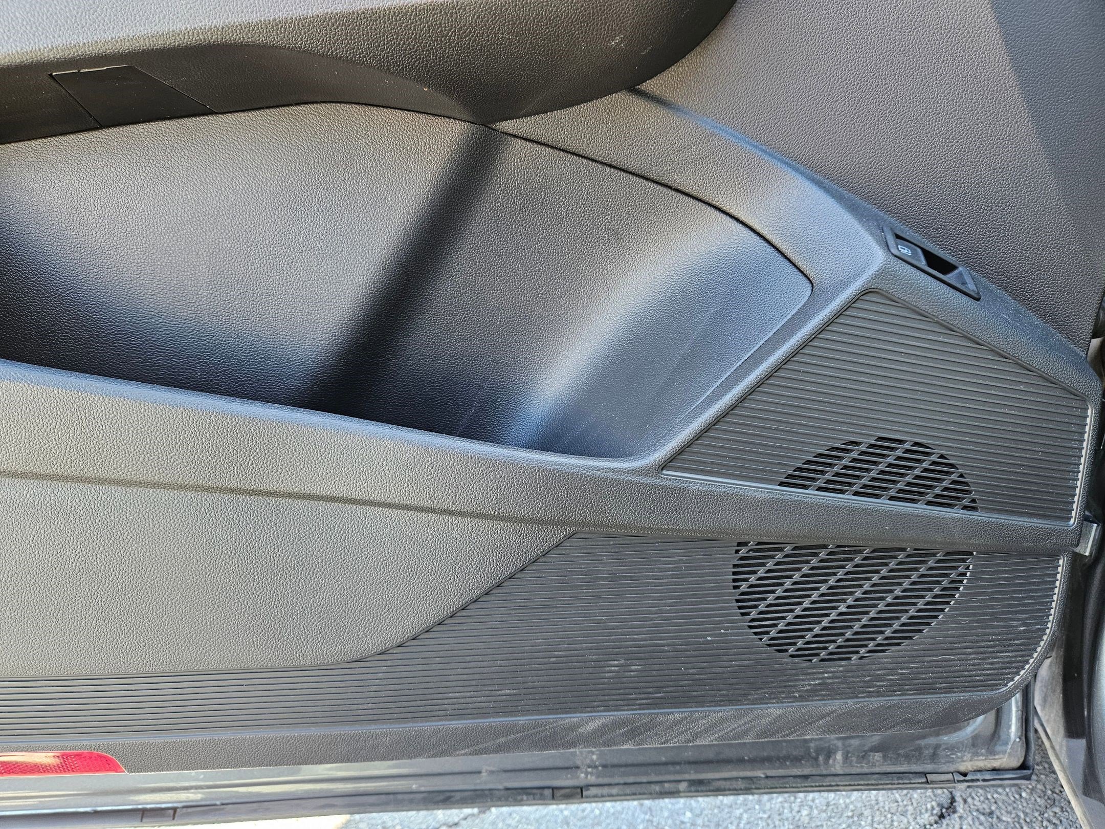 Used 2022 Volkswagen Taos S image 16