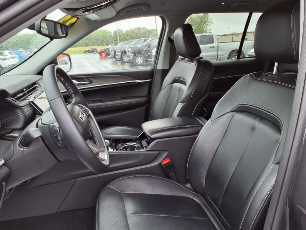 Used 2022 Jeep Grand Cherokee Limited image 13