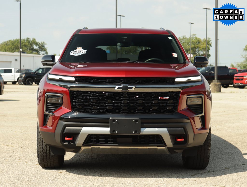 Used 2024 Chevrolet Traverse Z71 image 2