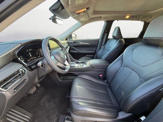 Certified 2025 INFINITI QX60 Luxe w/ Cargo Package AWD/4WD image 9
