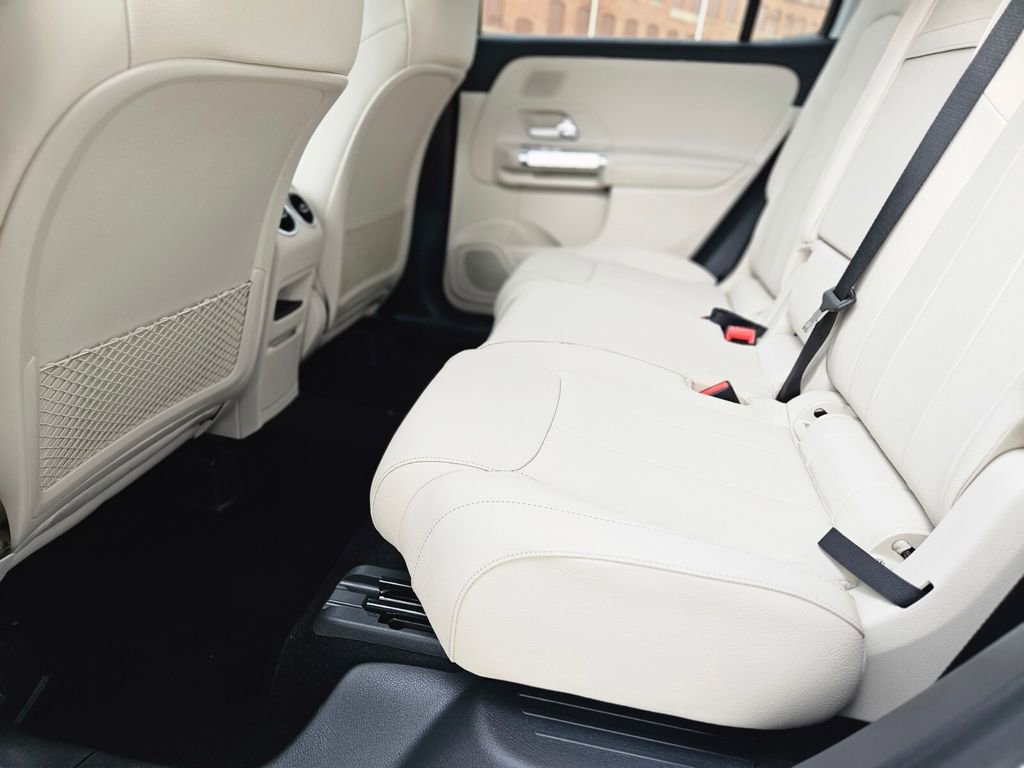 New 2026 Mercedes-Benz GLB 250 4MATIC image 16
