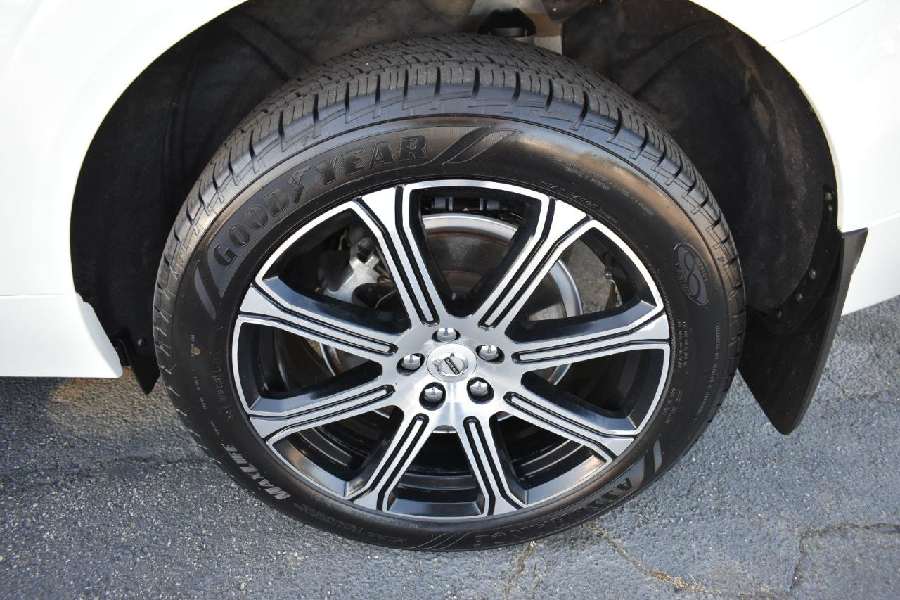 Used 2019 Volvo XC60 T8 Inscription w/ Advanced Package image 33