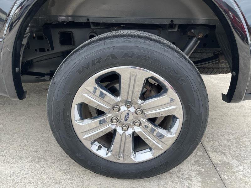 Used 2019 Ford F150 Lariat w/ Equipment Group 502A Luxury image 17