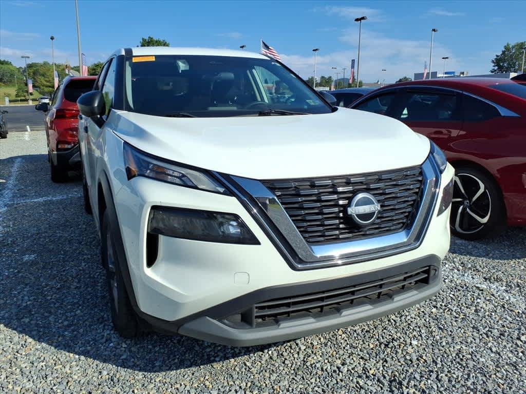 Used 2023 Nissan Rogue S AWD/4WD image 11