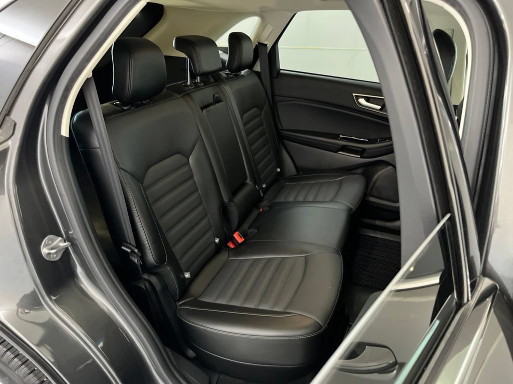 Used 2017 Ford Edge SEL w/ Equipment Group 201A AWD/4WD image 21