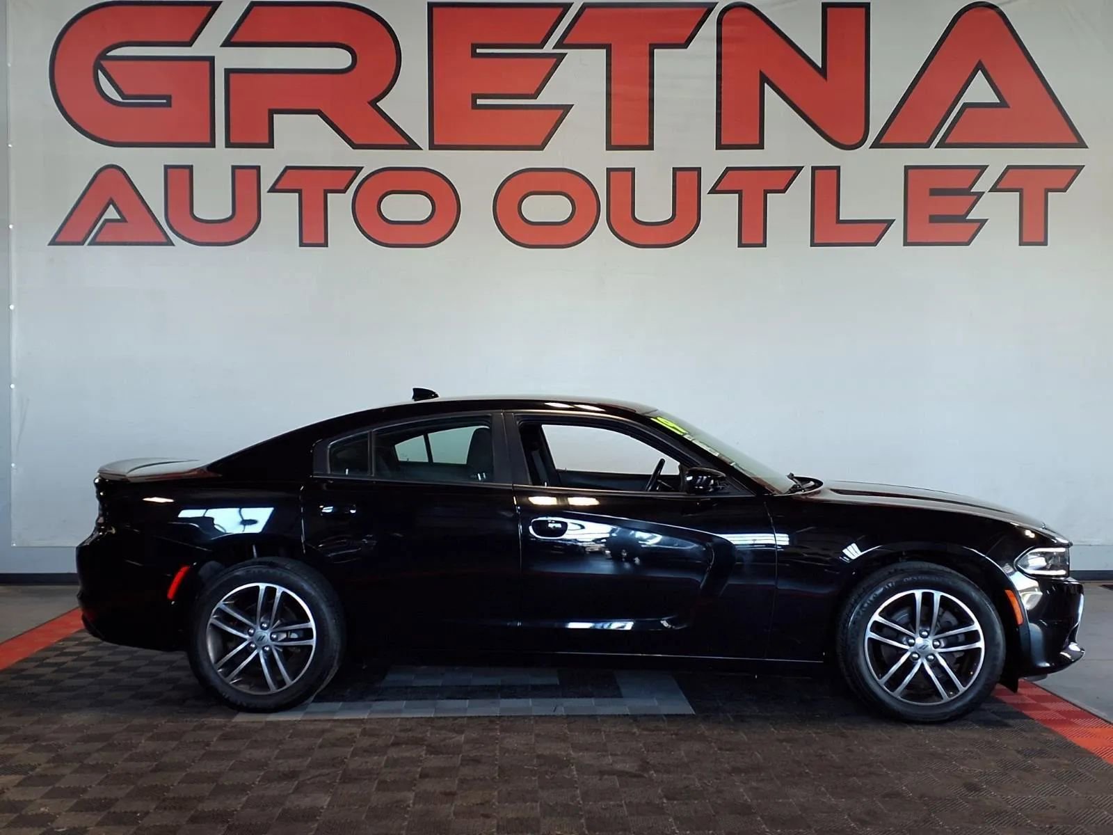 Used 2019 Dodge Charger SXT w/ Cold Weather Package