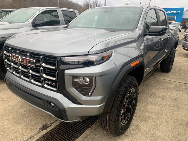 New 2026 GMC Canyon AT4 w/ AT4 Premium Package image 2