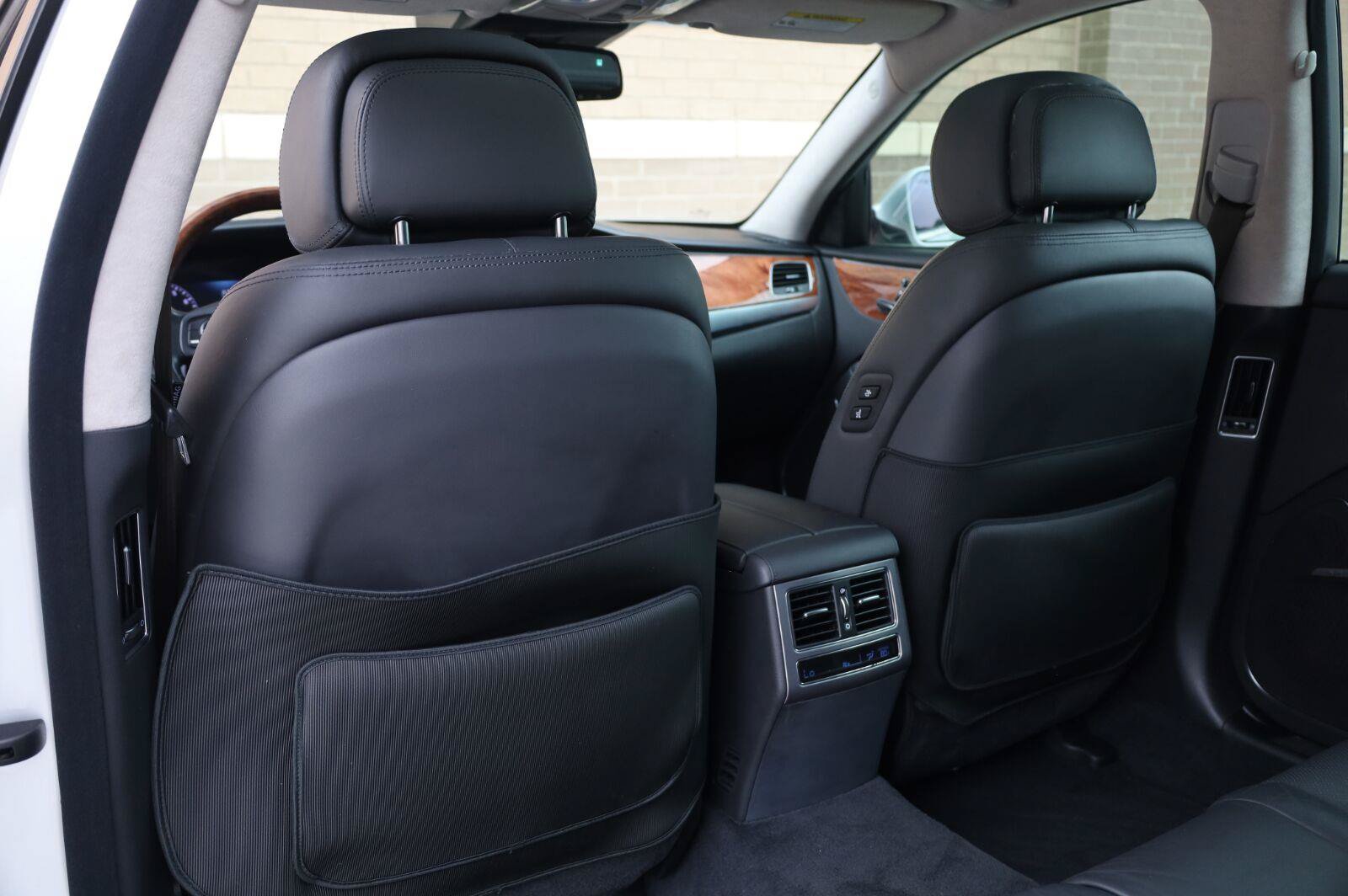 Used 2015 Hyundai Equus Signature RWD image 18