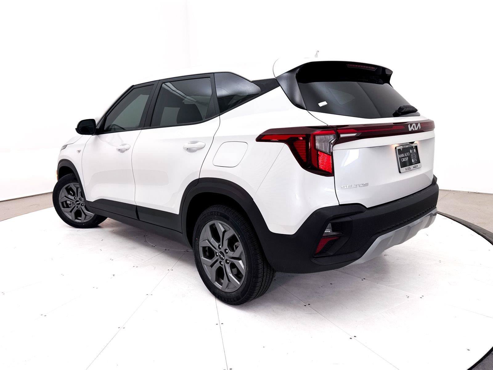Certified 2024 Kia Seltos LX AWD/4WD image 2