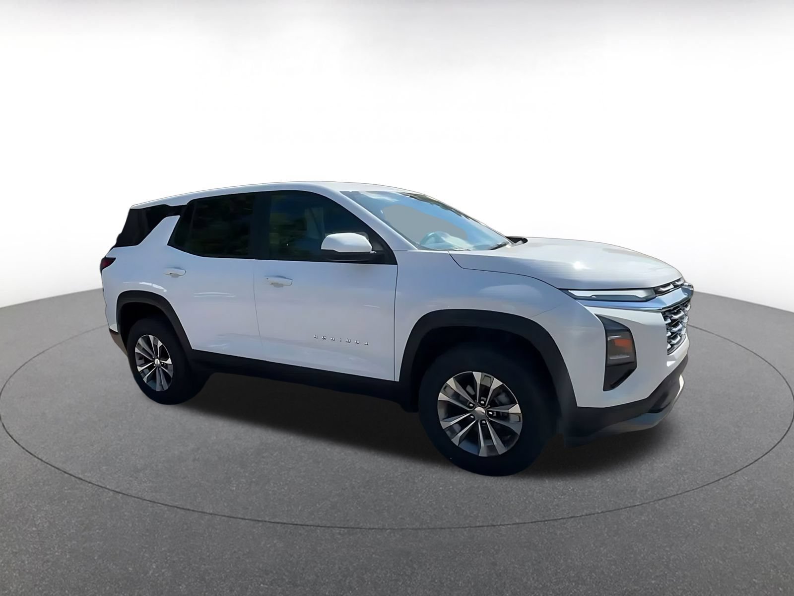 Used 2025 Chevrolet Equinox LT FWD image 2