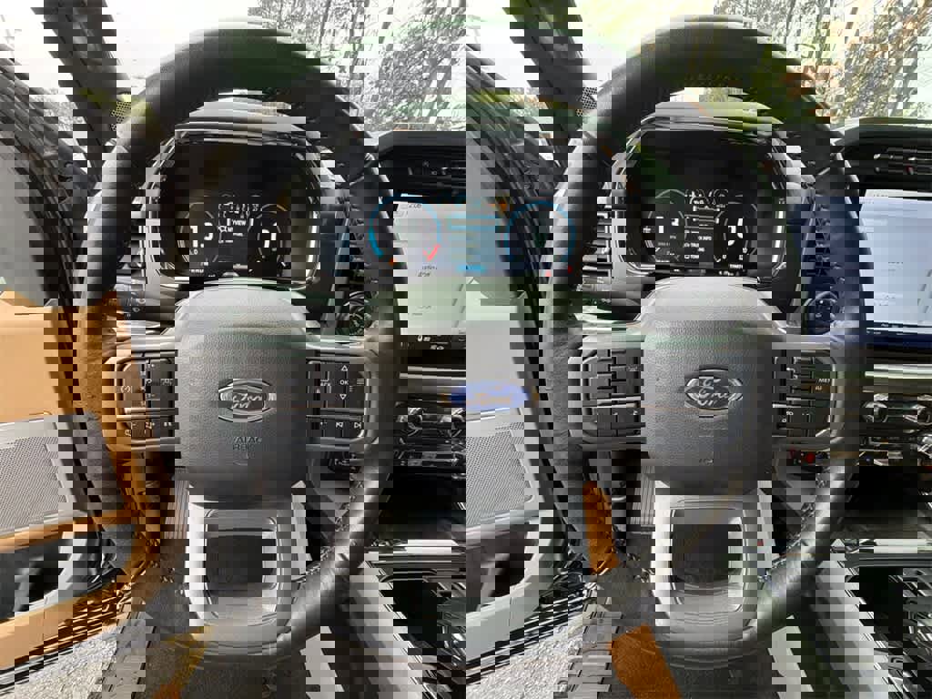 Used 2023 Ford F150 Lariat w/ Trailer Tow Package image 21