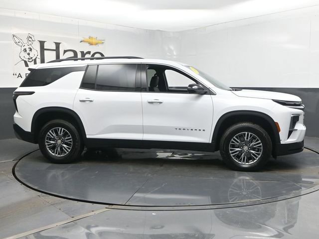 Used 2025 Chevrolet Traverse LT video 1