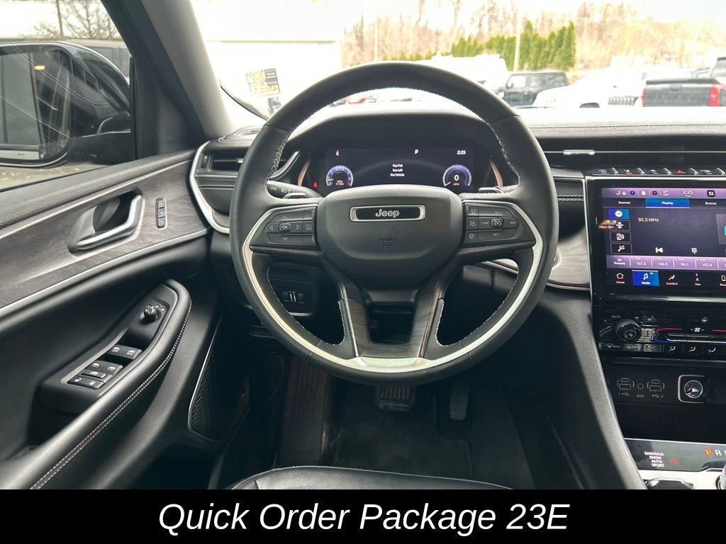 Used 2023 Jeep Grand Cherokee L Limited w/ Black Appearance Package image 16