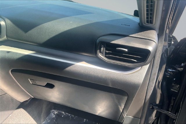 Used 2022 Ford Explorer XLT RWD image 17