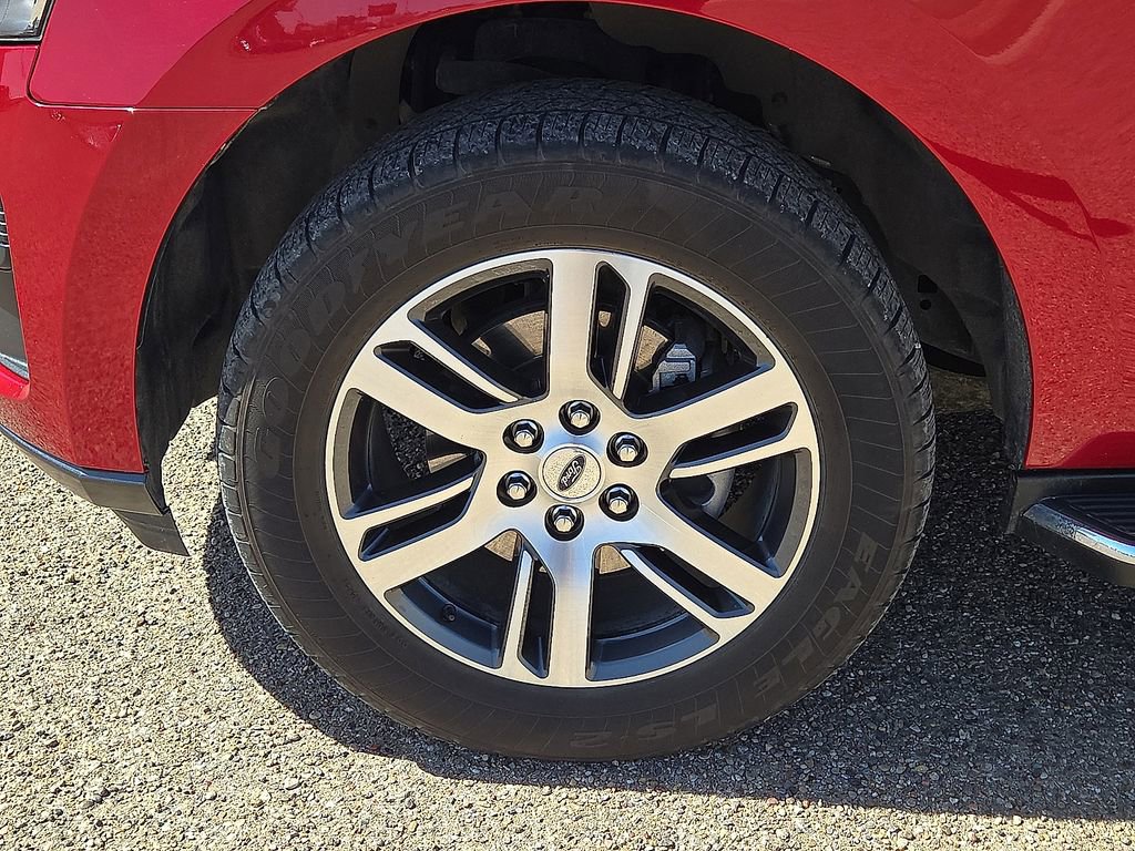 Used 2022 Ford Expedition XLT image 11