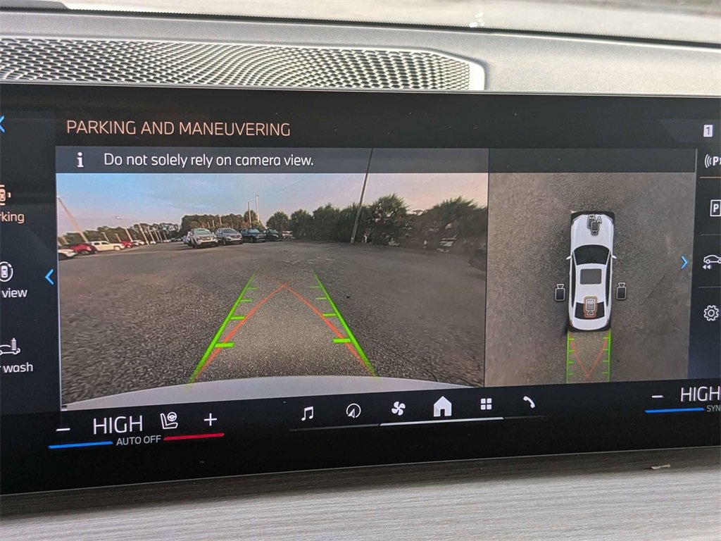 Used 2025 BMW 330i Sedan image 21