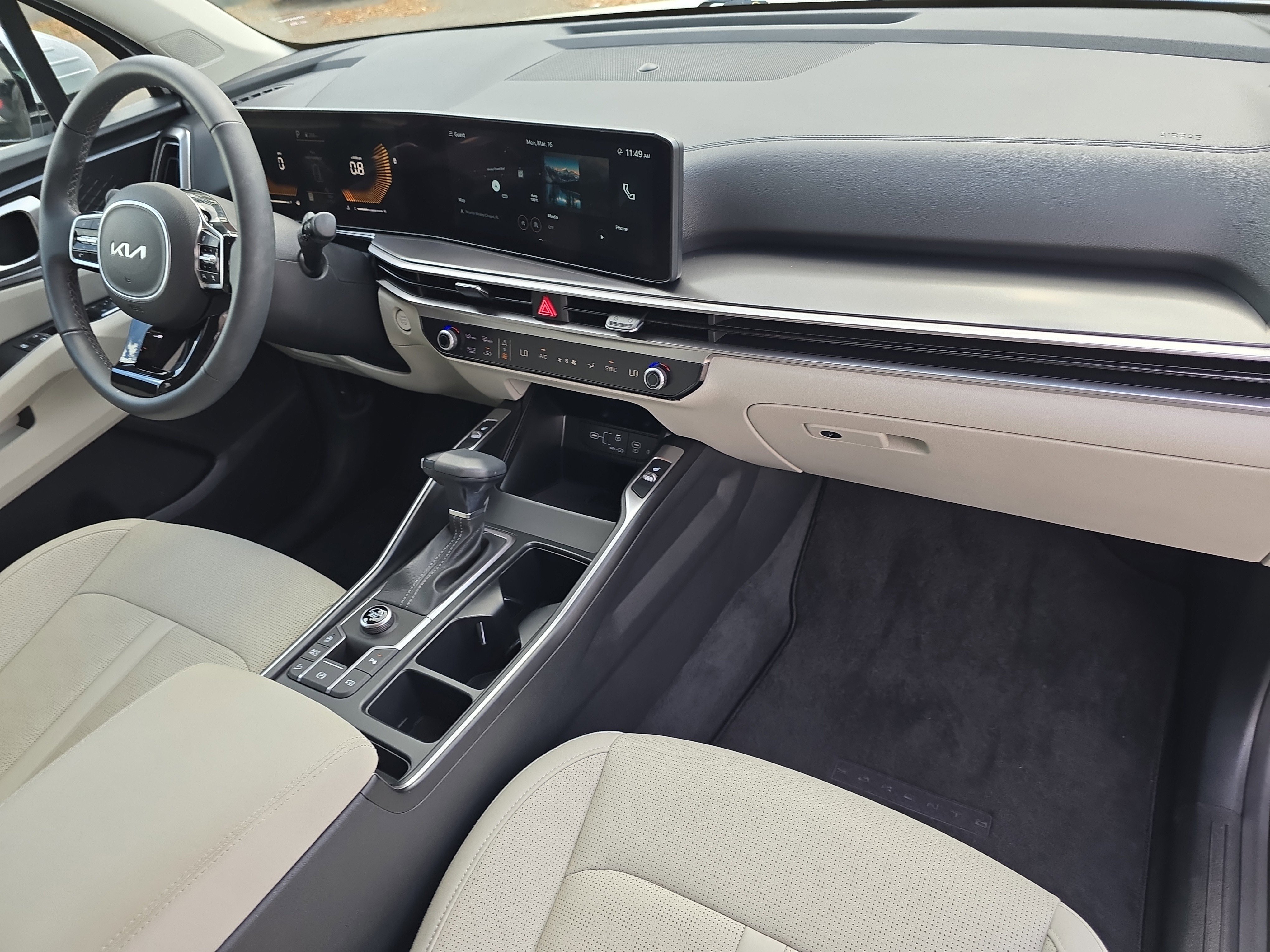 Certified 2025 Kia Sorento EX image 12