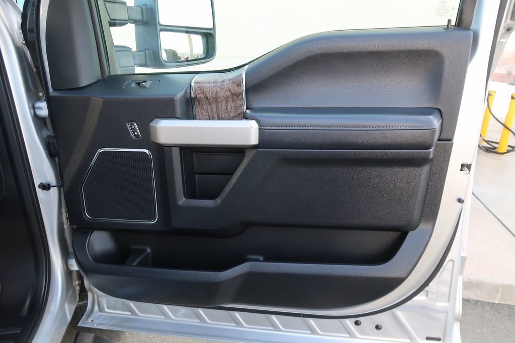 Used 2017 Ford F250 Lariat w/ Lariat Ultimate Package image 41