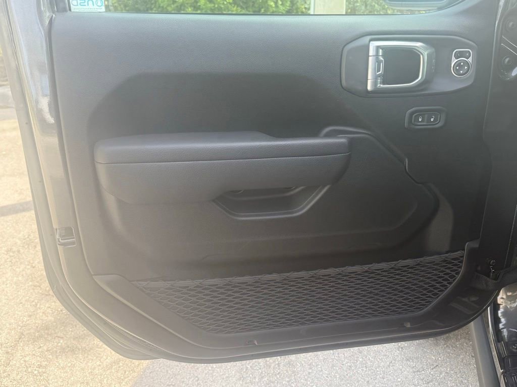 Certified 2025 Jeep Gladiator Rubicon w/ Safety Group image 29