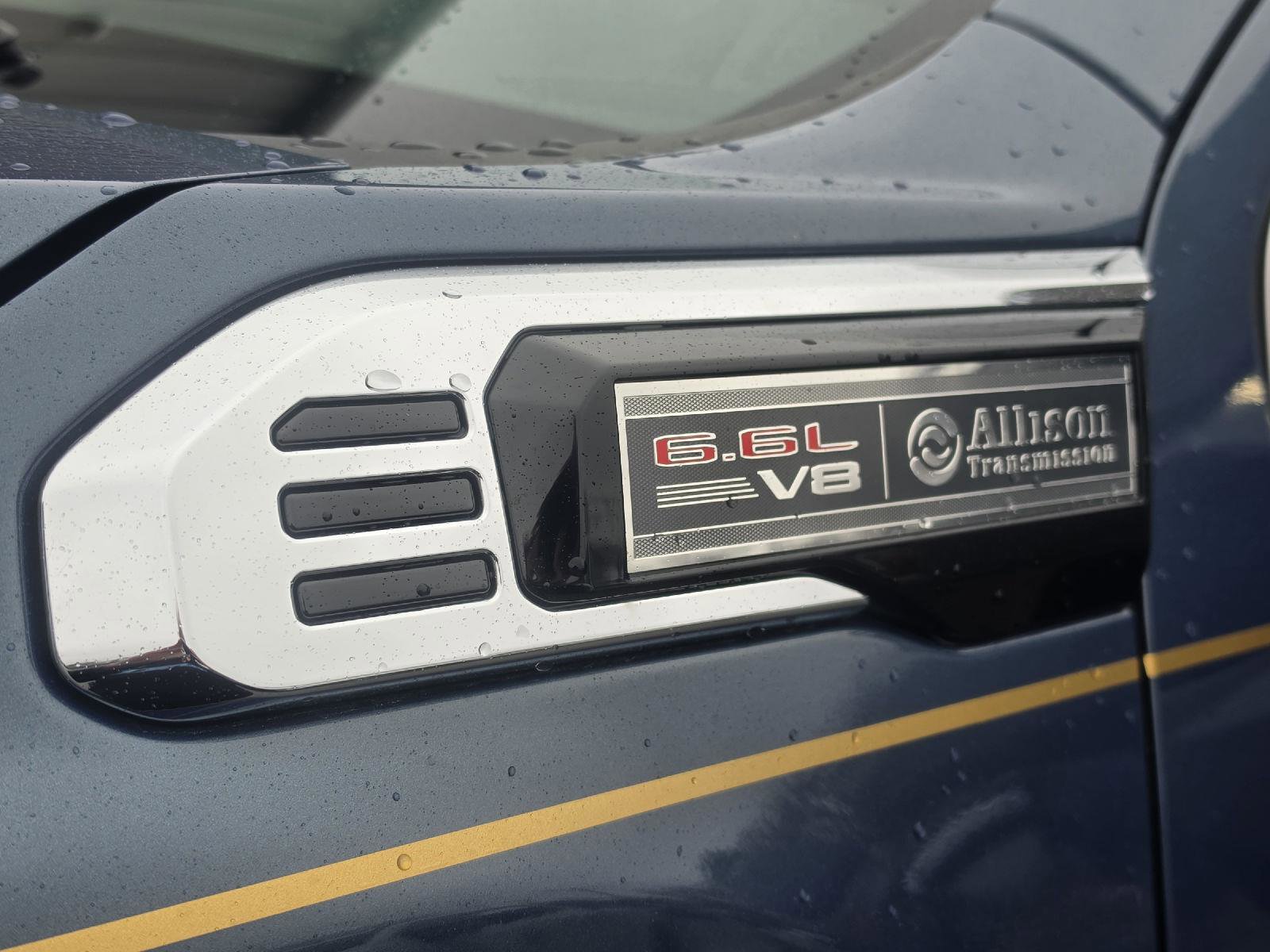 Used 2024 GMC Sierra 2500 SLT w/ SLT Convenience Package image 11