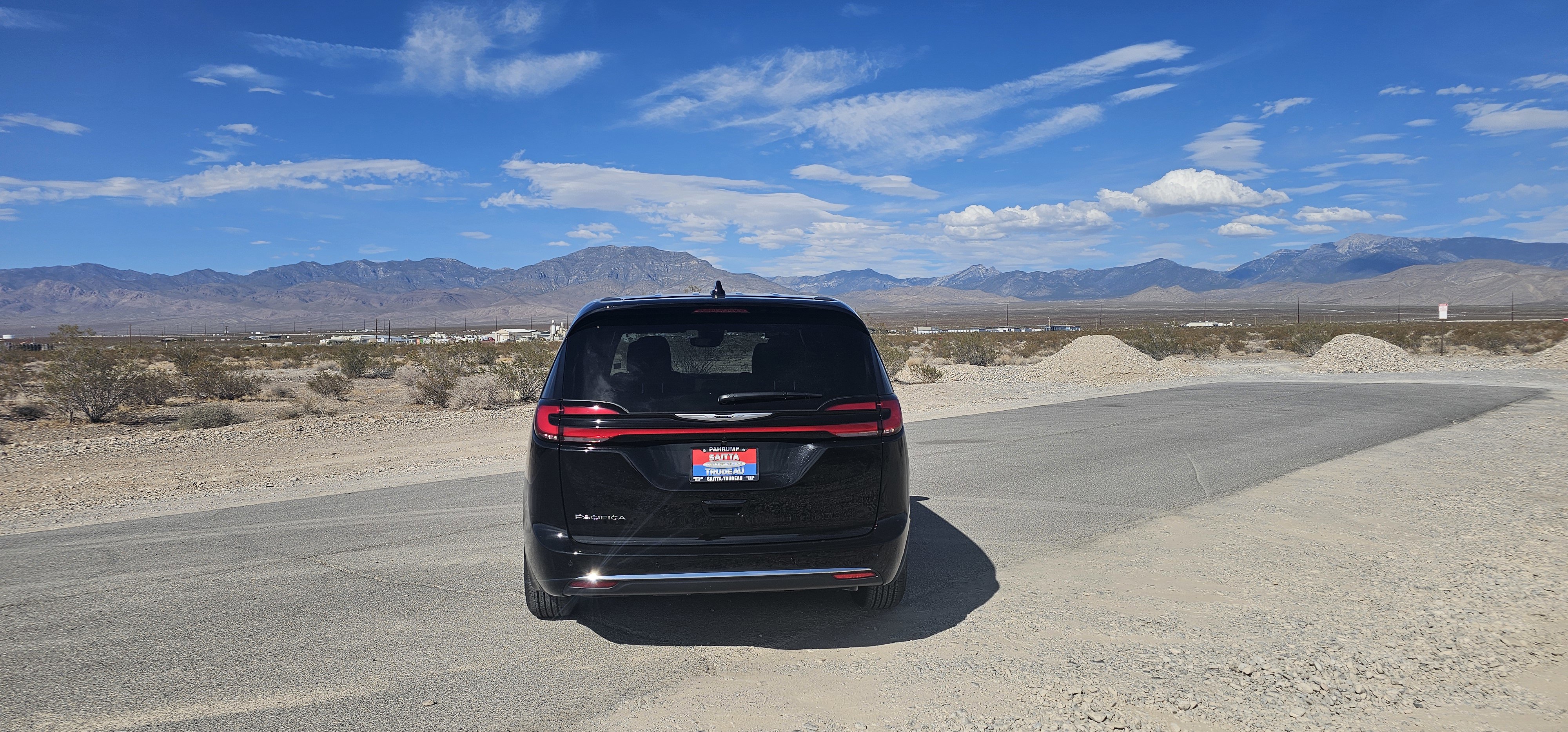 New 2026 Chrysler Pacifica Select image 4
