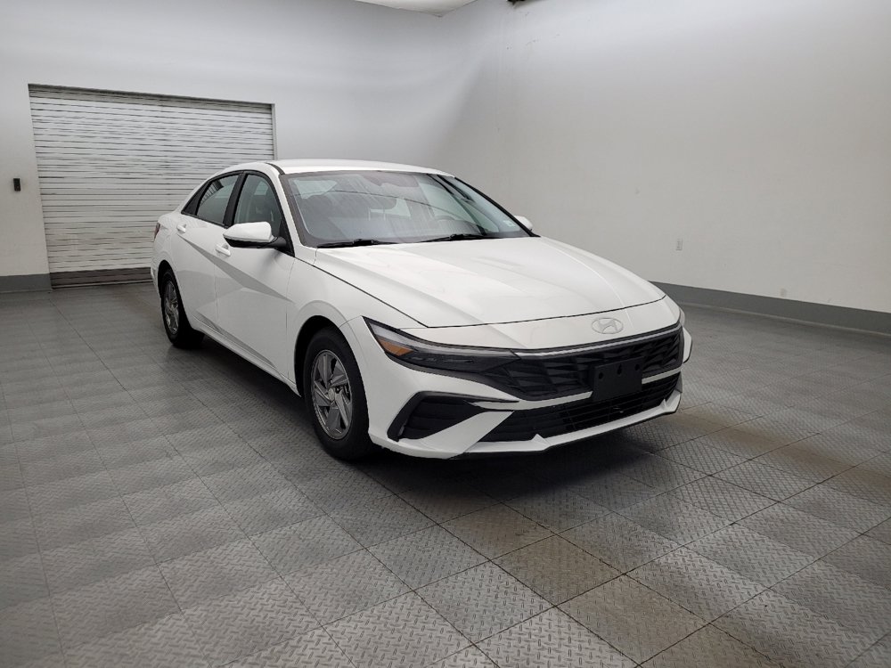 Used 2024 Hyundai Elantra SE FWD image 13