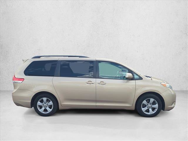 Used 2012 Toyota Sienna LE FWD image 4