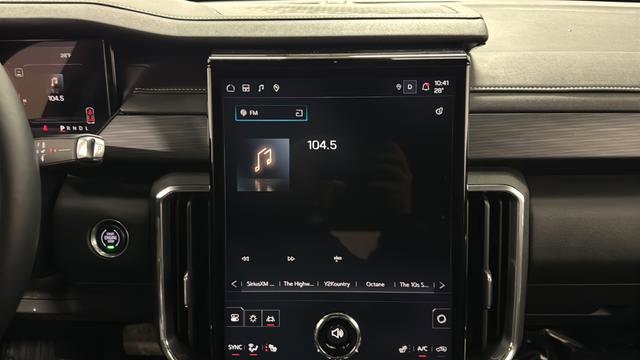 Used 2025 GMC Acadia Elevation w/ Elevation Premium Package image 36