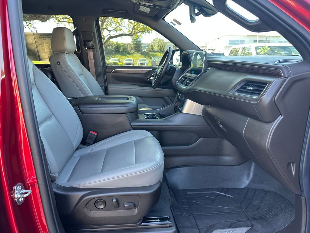 Used 2022 Chevrolet Suburban LT w/ Luxury Package image 52
