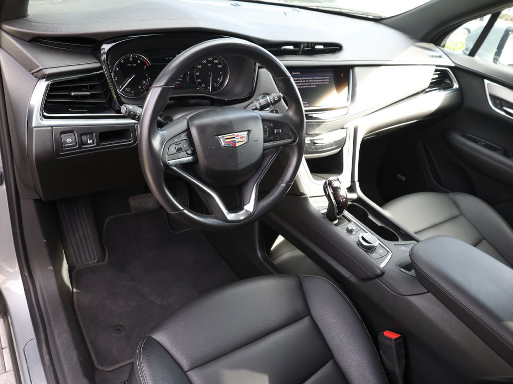 Used 2025 Cadillac XT6 Luxury FWD image 17