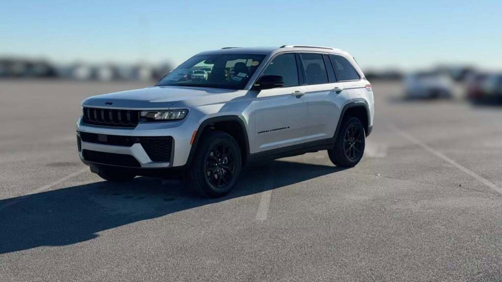 New 2026 Jeep Grand Cherokee Altitude