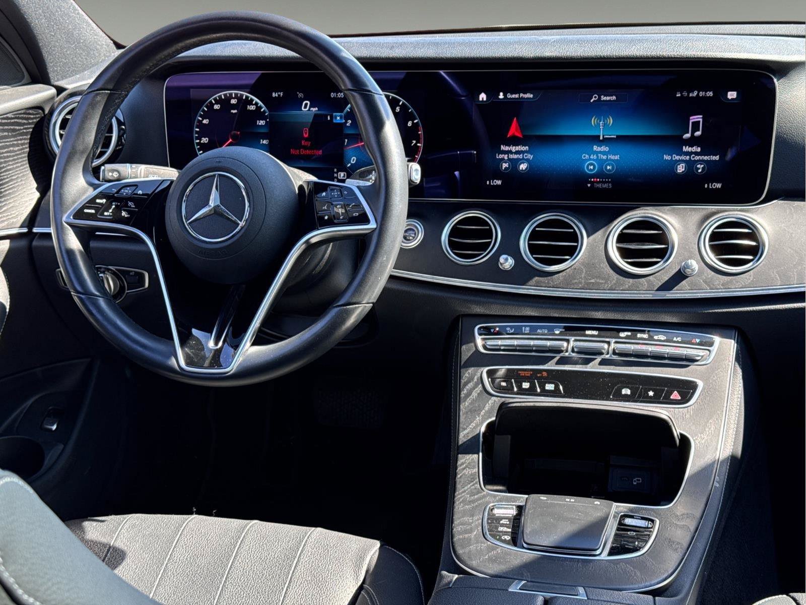 Used 2022 Mercedes-Benz E 350 4MATIC Sedan w/ AMG Line Exterior image 17