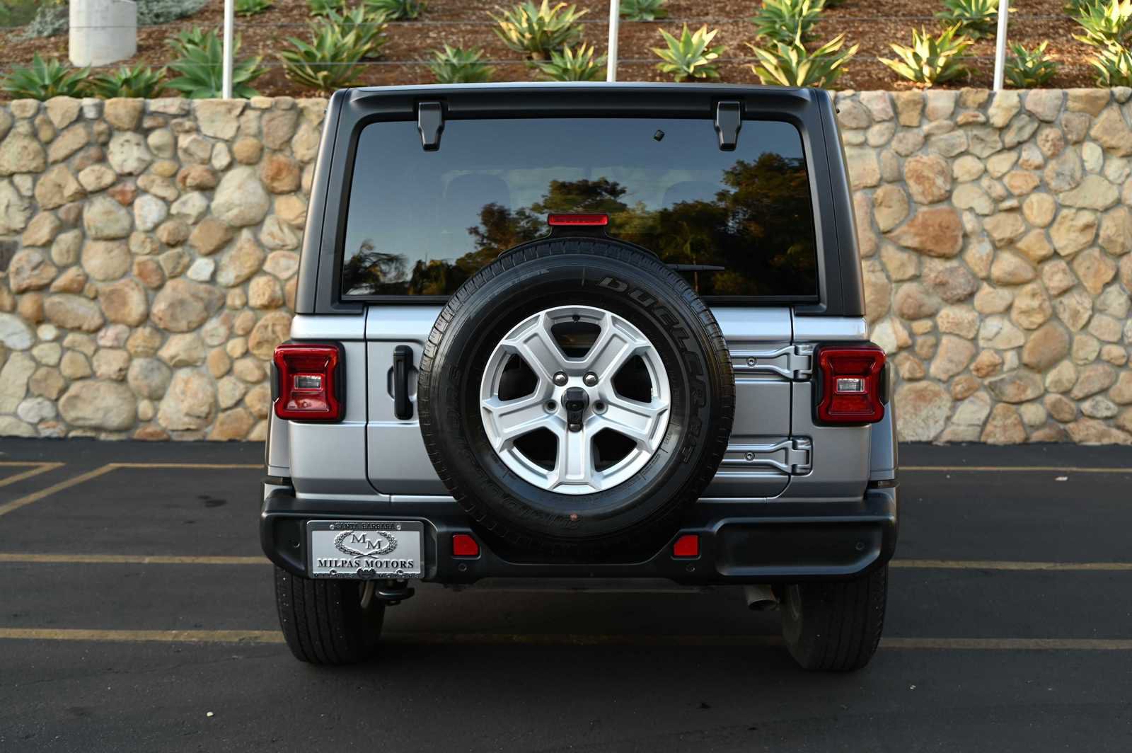 Used 2021 Jeep Wrangler Sport image 4