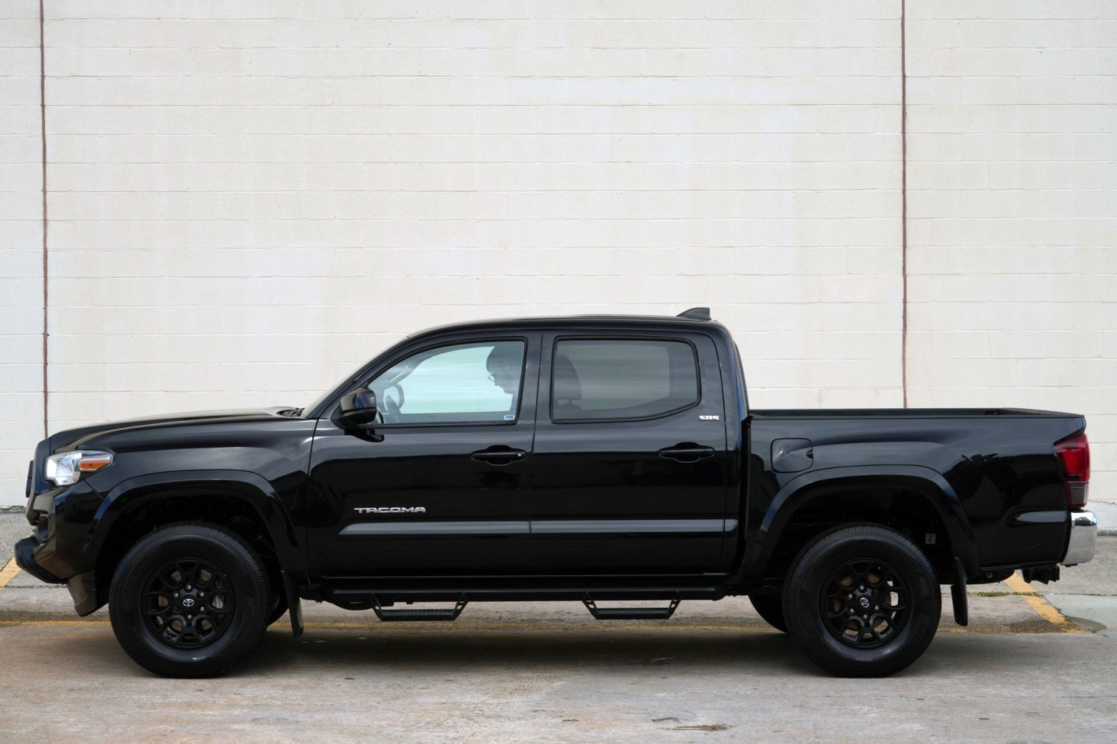 Used 2022 Toyota Tacoma SR5 RWD image 42