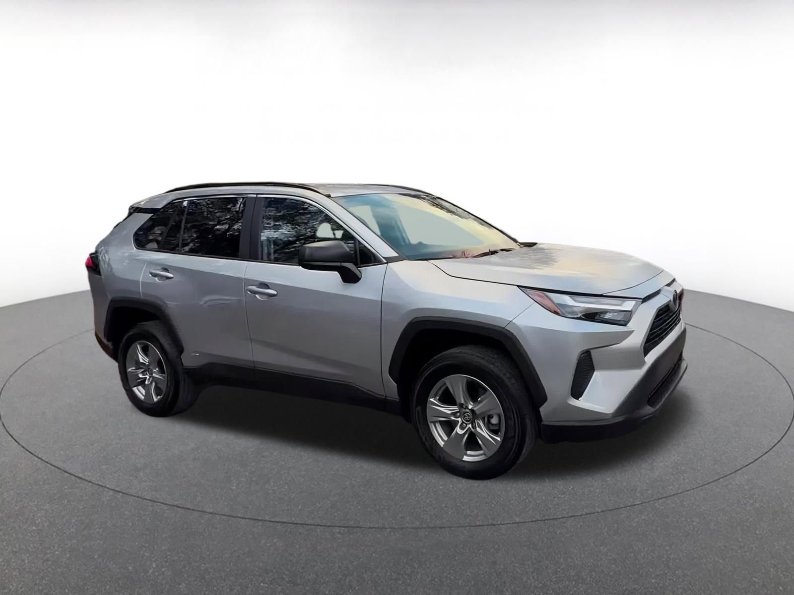 Used 2025 Toyota RAV4 LE image 2
