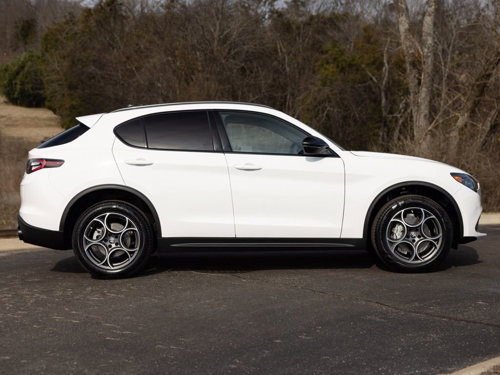 New 2026 Alfa Romeo Stelvio Sprint w/ Convenience Package AWD/4WD image 10