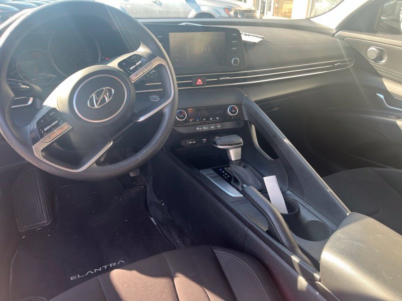 Used 2023 Hyundai Elantra SEL w/ Cargo Package FWD image 11