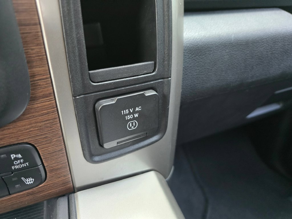 Used 2016 RAM 3500 Laramie w/ Convenience Group AWD/4WD image 34