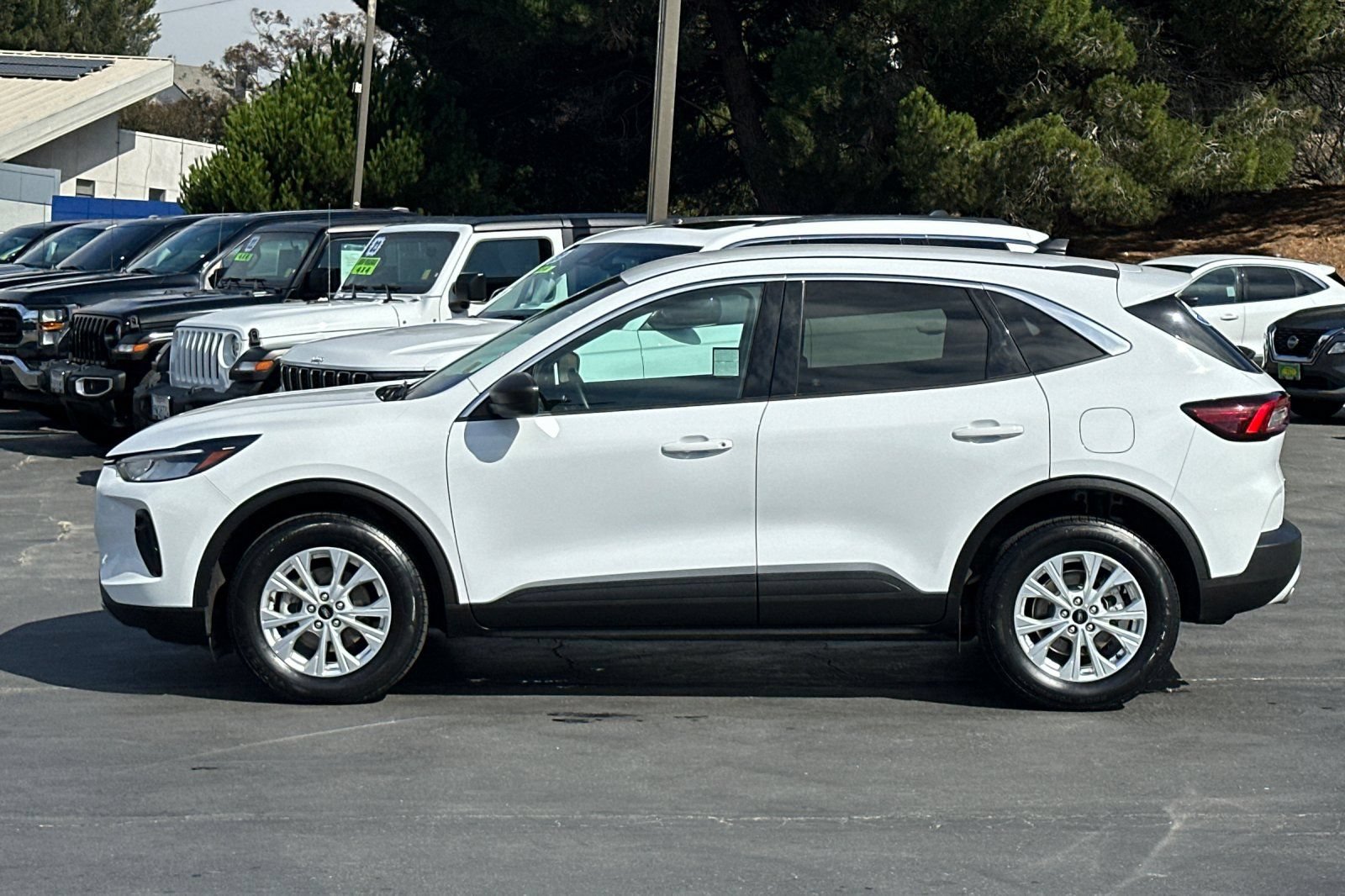 Certified 2023 Ford Escape Active AWD/4WD image 9